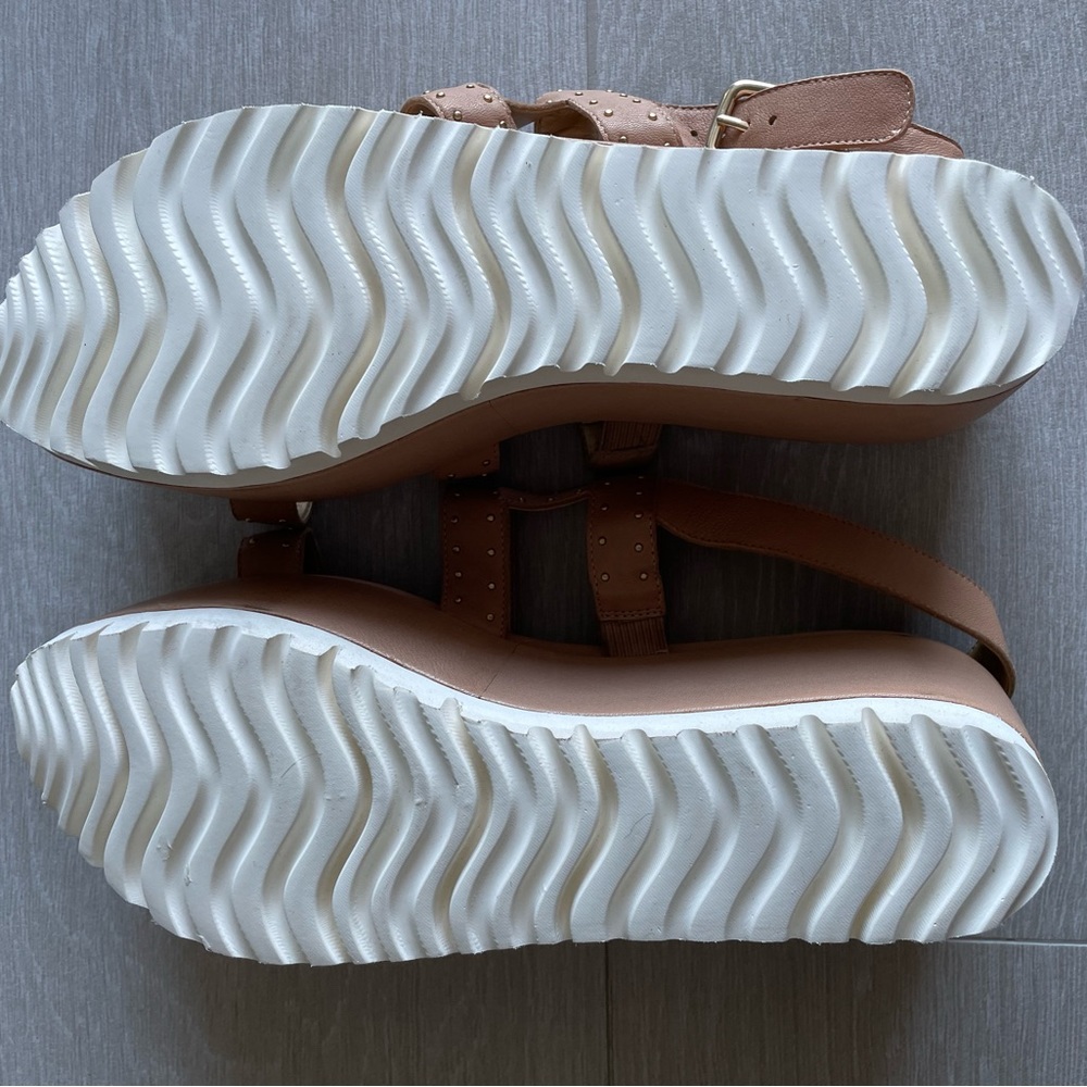 Stuart Weitzman Beige Platform Wedge, Size 8 - image 3